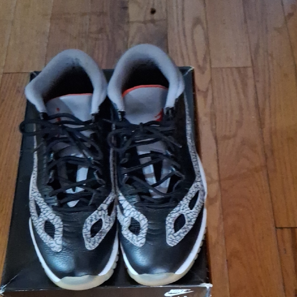 Jordan Black and White Men's Sneakers
